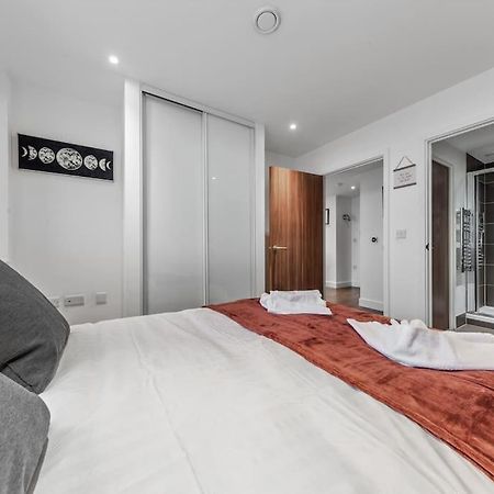 New Apartment 20 Mins From Waterloo London Bp36 Exterior foto