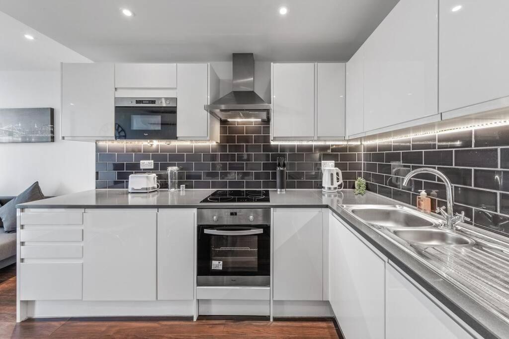 New Apartment 20 Mins From Waterloo London Bp36 Exterior foto